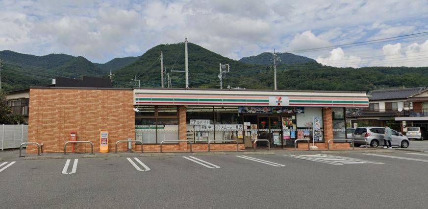 コンビニ　セブンイレブン 春日居鎮目北店（コンビニ）まで340m