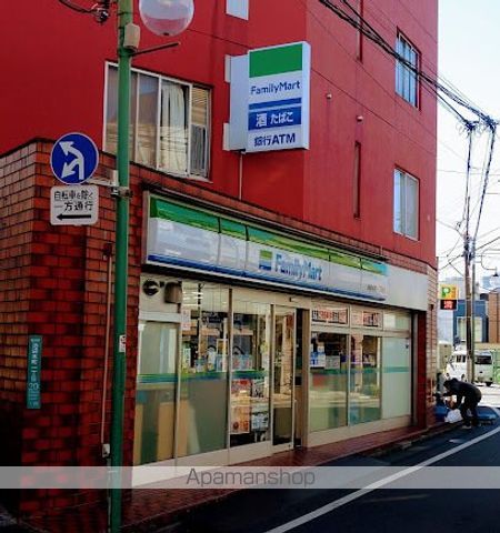 コンビニ　ファミリーマート池袋本町一丁目店（コンビニ）まで404m