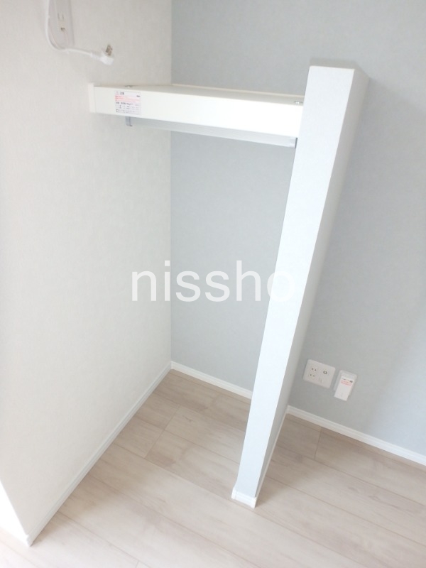 収納　洋室には棚もあります！