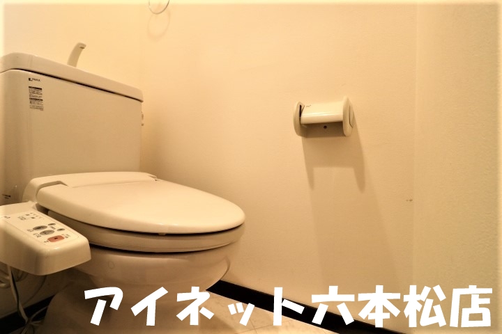 トイレ　清潔感のある空間です。
