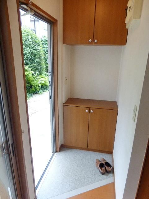 玄関　★玄関、収納もたっぷりです★