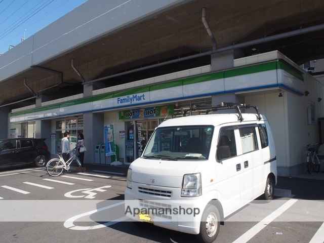 コンビニ　ファミリーマート（コンビニ）まで421m