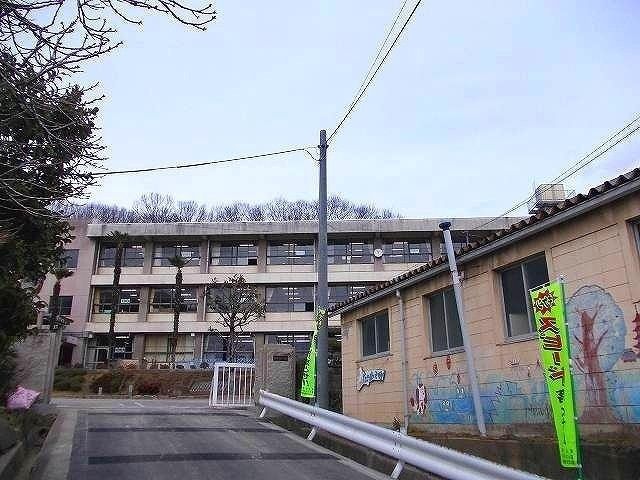 小学校　道上小学校（小学校）まで700m