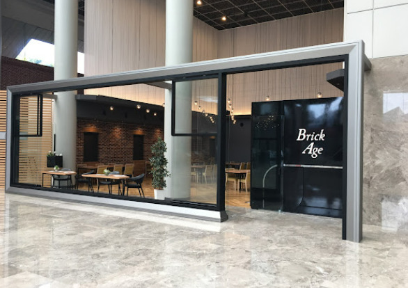 飲食店　ブリックエイジ(BRICKAGE)（飲食店）まで241m