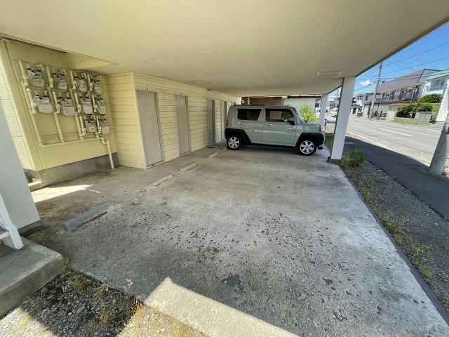 駐車場　駐車場