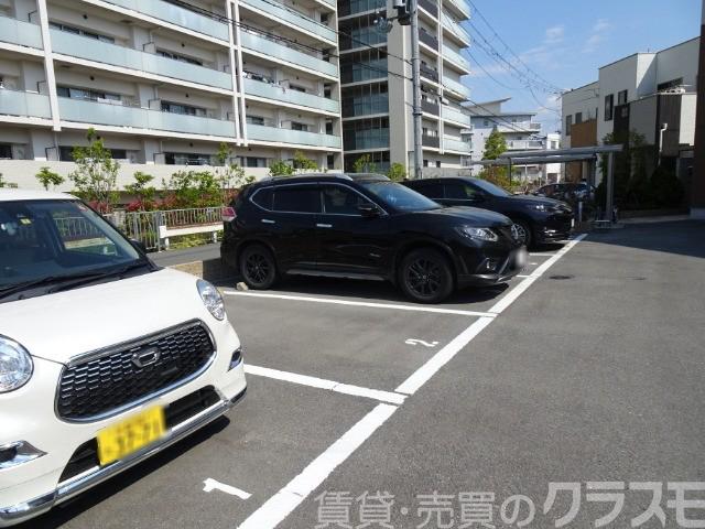 駐車場　敷地内駐車場