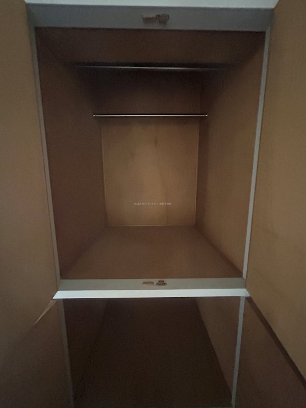 収納　洋服や荷物の出し入れがしやすいです！