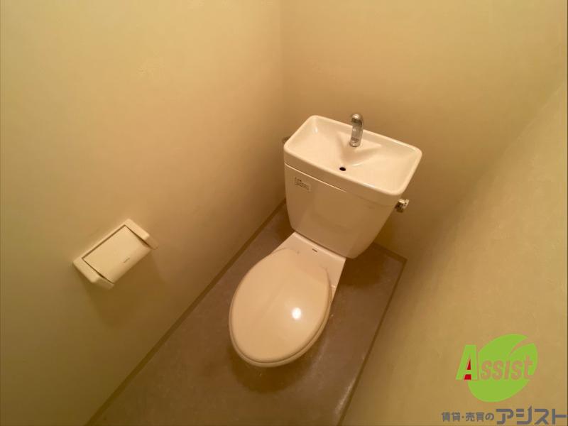 トイレ　こちらはトイレです。お手入れも楽ちんです！