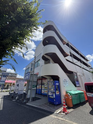 エントランス　自動販売機もございます♪