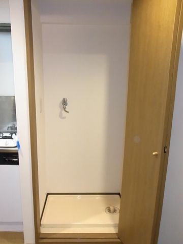 その他設備　室内洗濯機置場（扉付き）