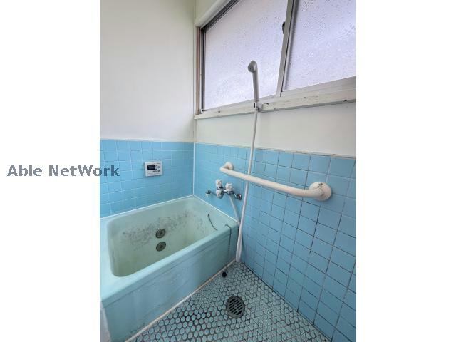 ＪＲ東海道本線 豊橋駅 バス乗車時間：16分 最寄りバス停で下車 徒歩4分 1階建 築55年の風呂写真