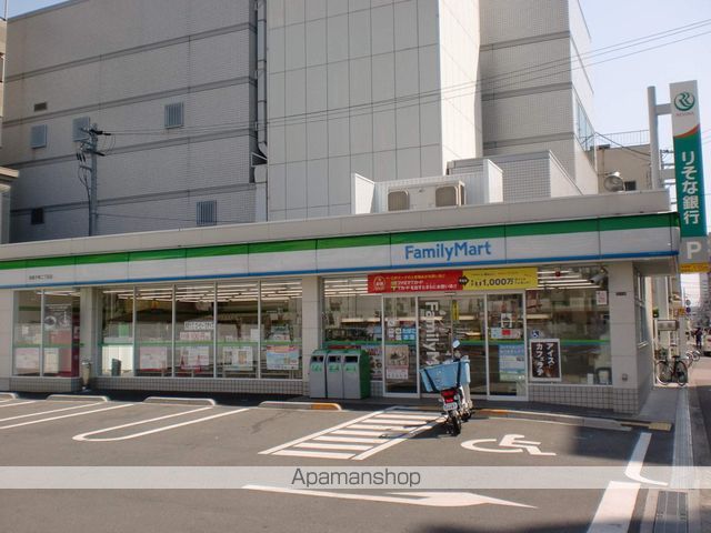 コンビニ　ファミリーマート（コンビニ）まで308m
