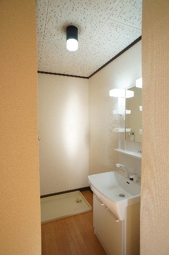洗面設備　忙しい朝の身支度に役立つ洗髪洗面台！