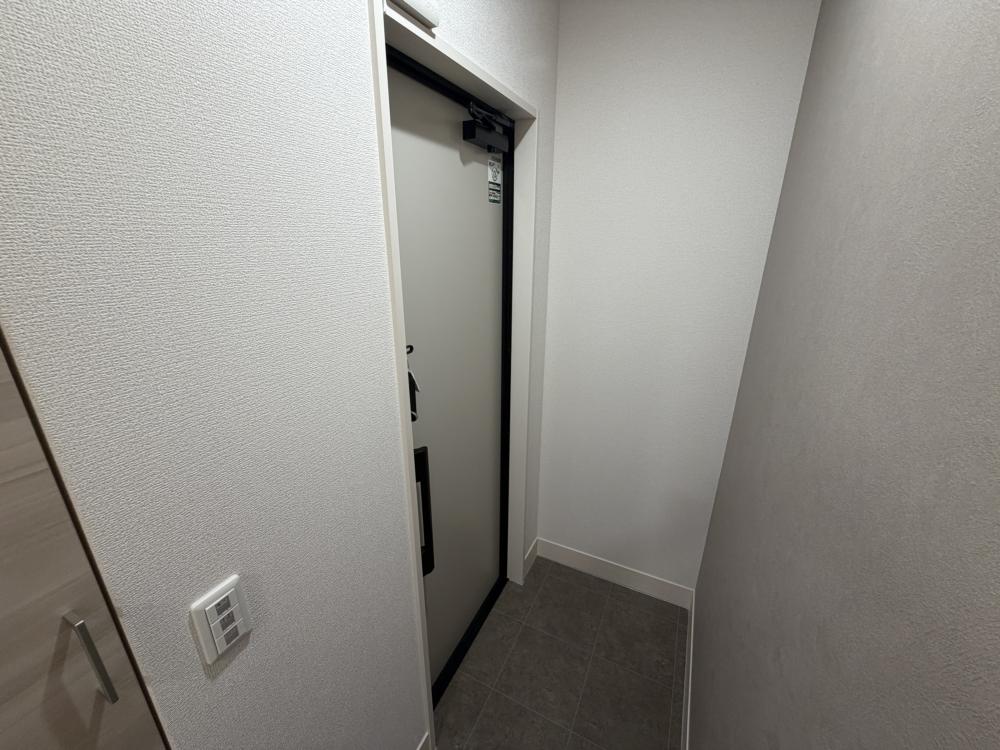 NIGAWA RESIDENCE2の玄関写真