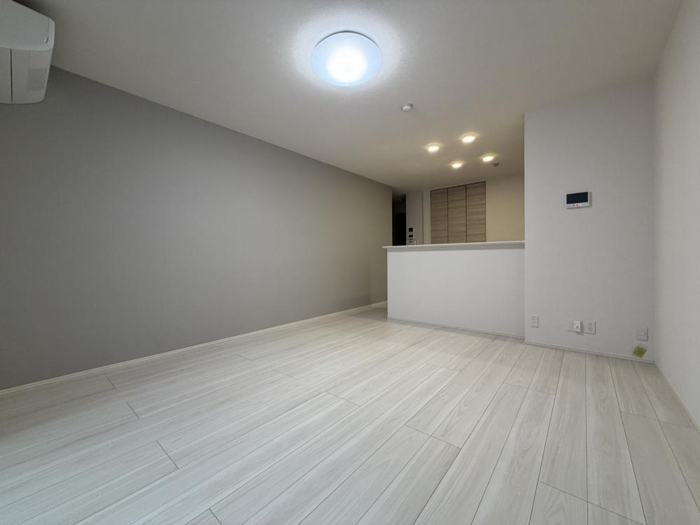 NIGAWA RESIDENCE2の居間写真
