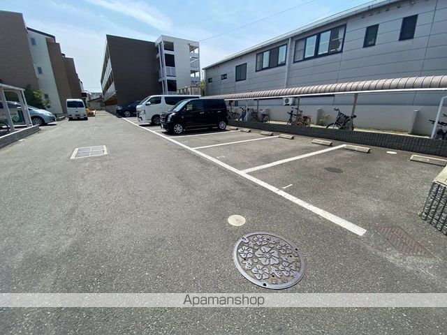 駐車場　駐車場