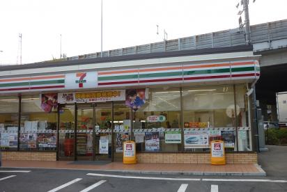 コンビニ　セブンイレブン 横浜峰沢町店（コンビニ）まで511m