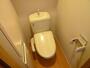 トイレ　温水洗浄便座付のトイレです。