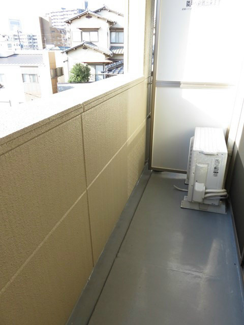 バルコニー　日をさえぎるものがなく、お洗濯もしやすいです☆