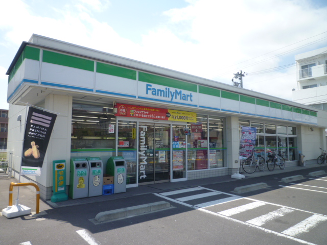 コンビニ　ファミリーマート木ノ下四丁目店（コンビニ）まで237m