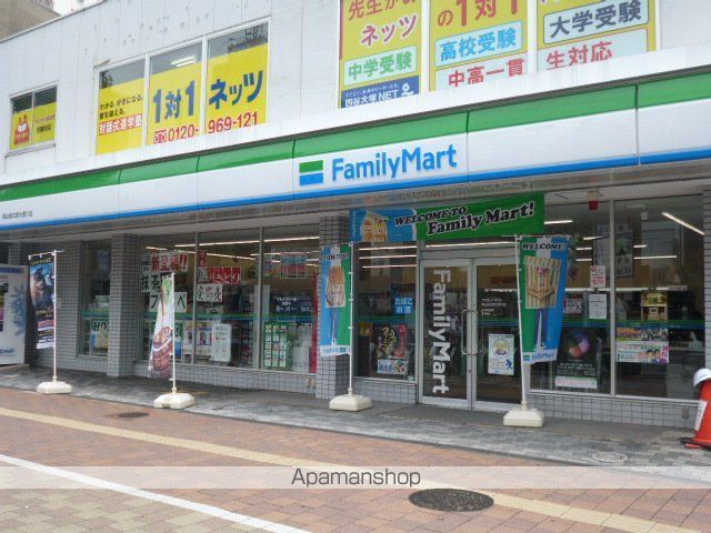 コンビニ　ファミリーマート桃太郎大通り店（コンビニ）まで147m