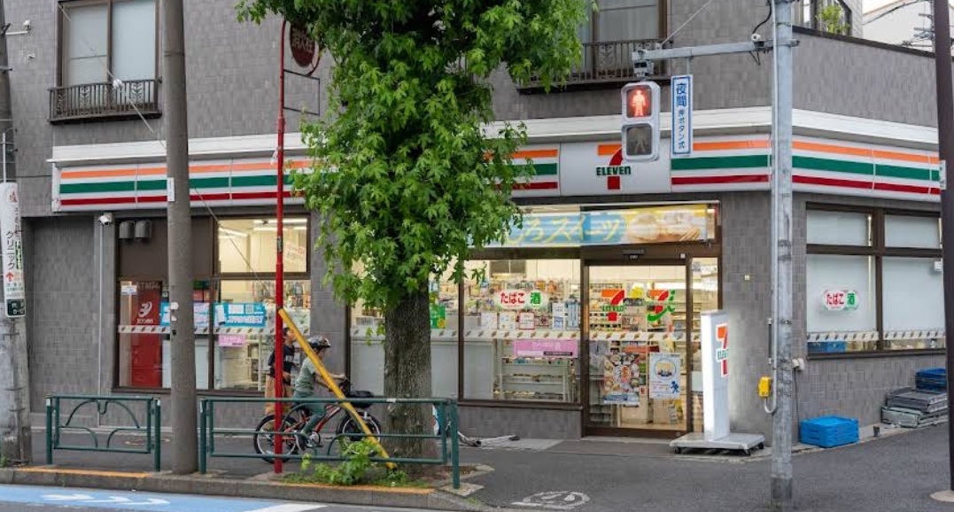 コンビニ　セブンイレブン世田谷代沢3丁目店（コンビニ）まで185m