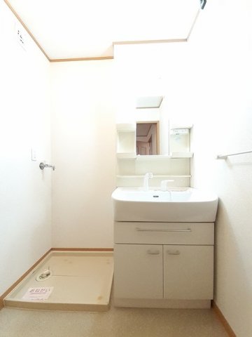 洗面設備　使いやすい洗面所です