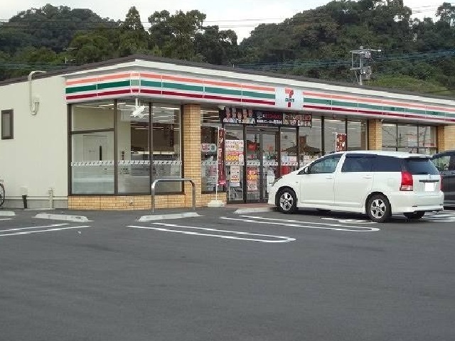 コンビニ　セブンイレブン（コンビニ）まで450m