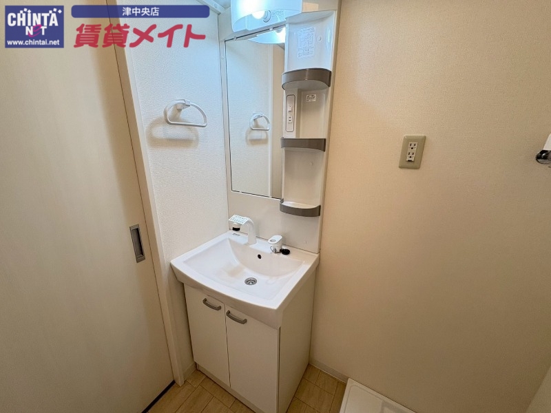 洗面設備　同一物件別部屋写真