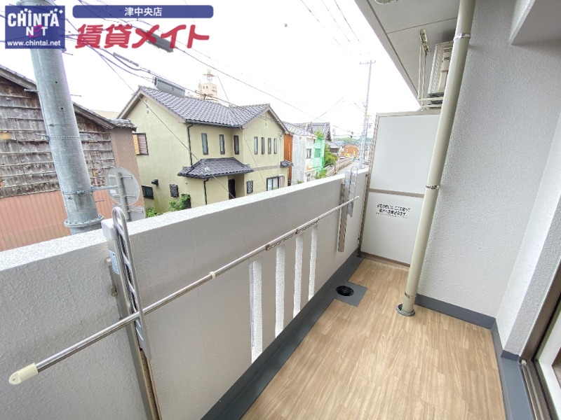 バルコニー　同一物件別部屋写真