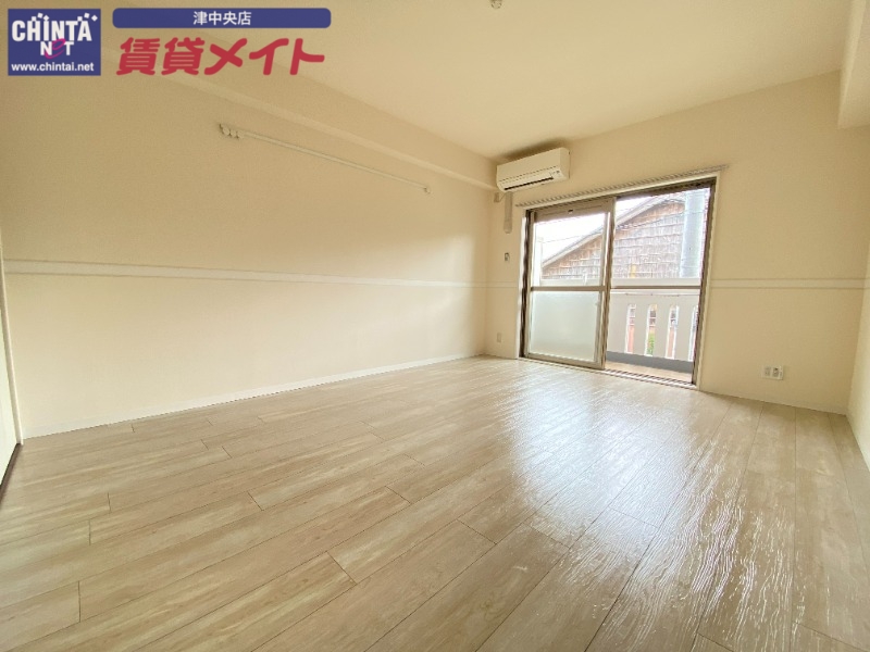 居室・リビング　同一物件別部屋写真