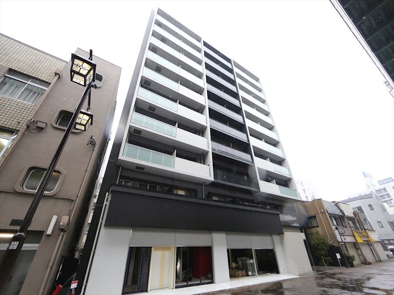 建物外観　外観　オートロック　防犯カメラ　屋根付き駐輪場有り
