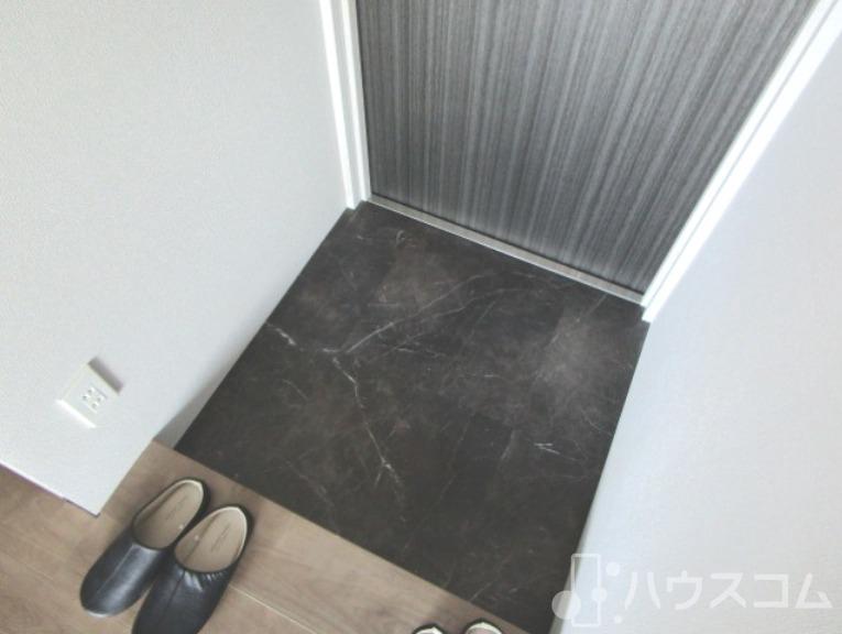 玄関　シンプルイズベストです。