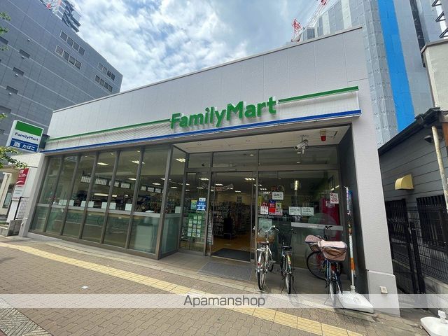 コンビニ　ファミリーマート（コンビニ）まで307m