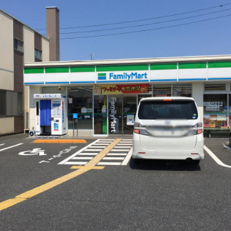 コンビニ　ファミリーマート 栄安食店（コンビニ）まで778m