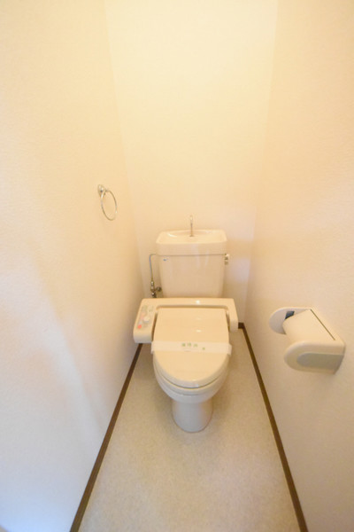 大阪モノレール本線 柴原阪大前駅 徒歩5分 2階建 築31年のトイレ写真