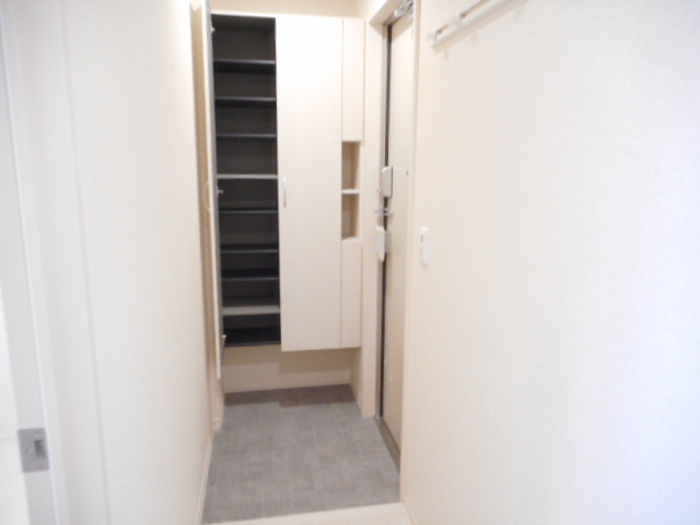 玄関　参考写真（同物件別部屋）