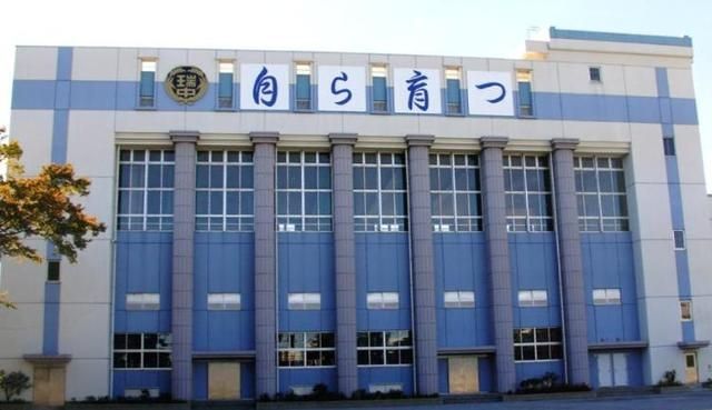 中学校　江戸川区立瑞江中学校（中学校）まで812m