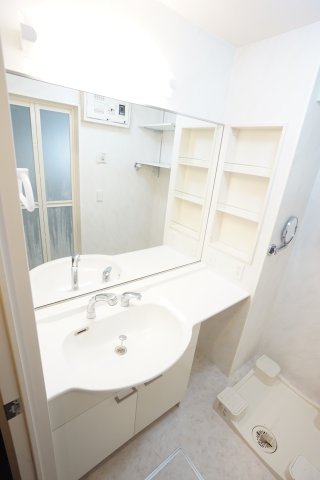 洗面設備　※同物件、同タイプの写真になります。