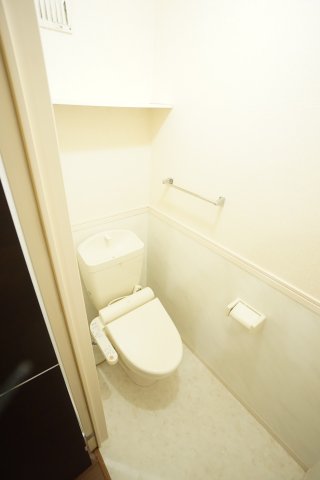 トイレ　※同物件、同タイプの写真になります。
