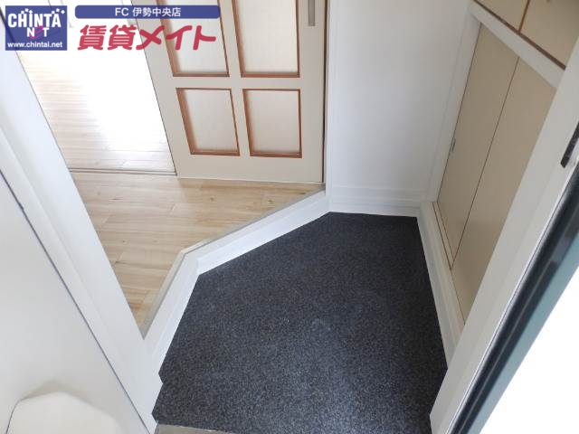 玄関　同型参考写真