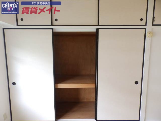 収納　同型参考写真