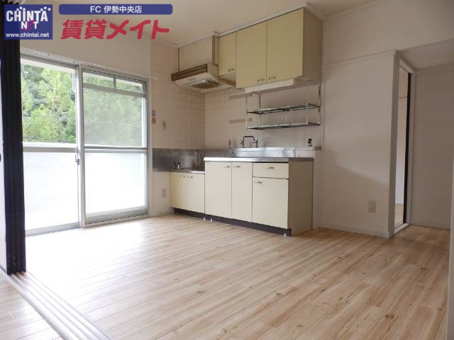 居室・リビング　同型参考写真