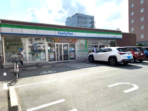 コンビニ　ファミリーマート 豊橋白河町店（コンビニ）まで515m