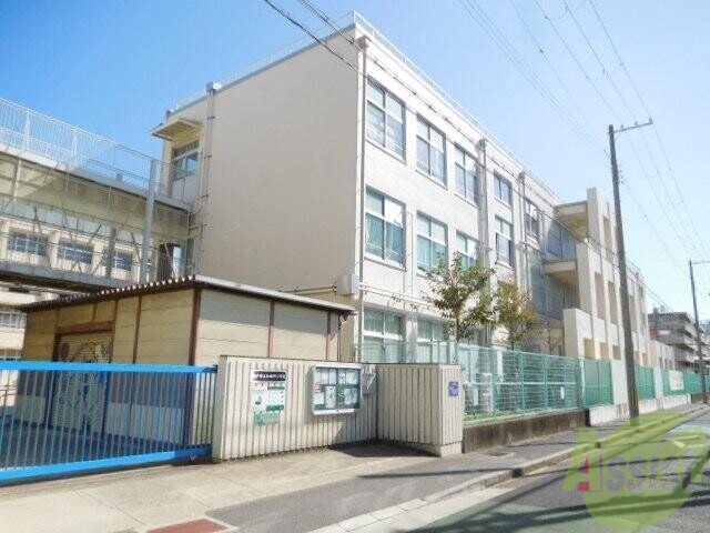 小学校　神戸市立和田岬小学校（小学校）まで154m