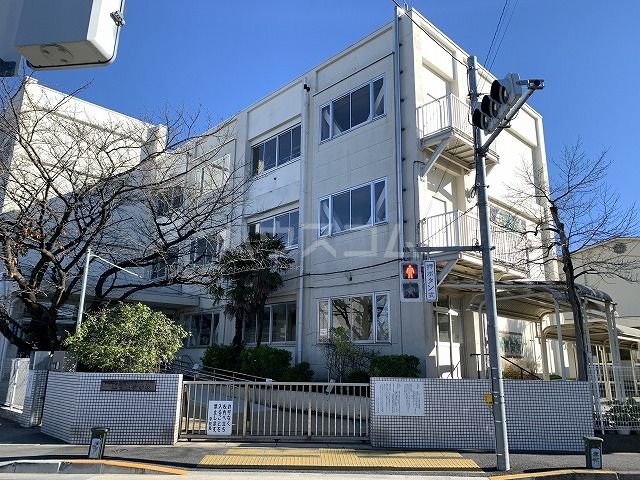 小学校　東京都江戸川区立本一色小学校（小学校）まで621m