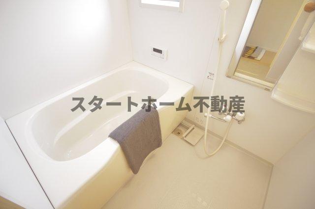 バス・シャワールーム　落ち着いた空間のお風呂です
