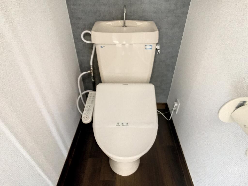 トイレ　別部屋の写真です。