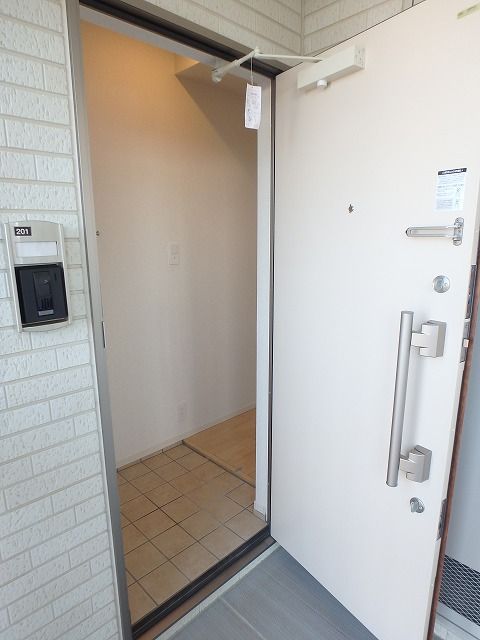 カリエンアステールIIの玄関写真
