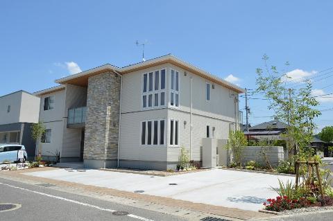 建物外観　外観写真（昼）